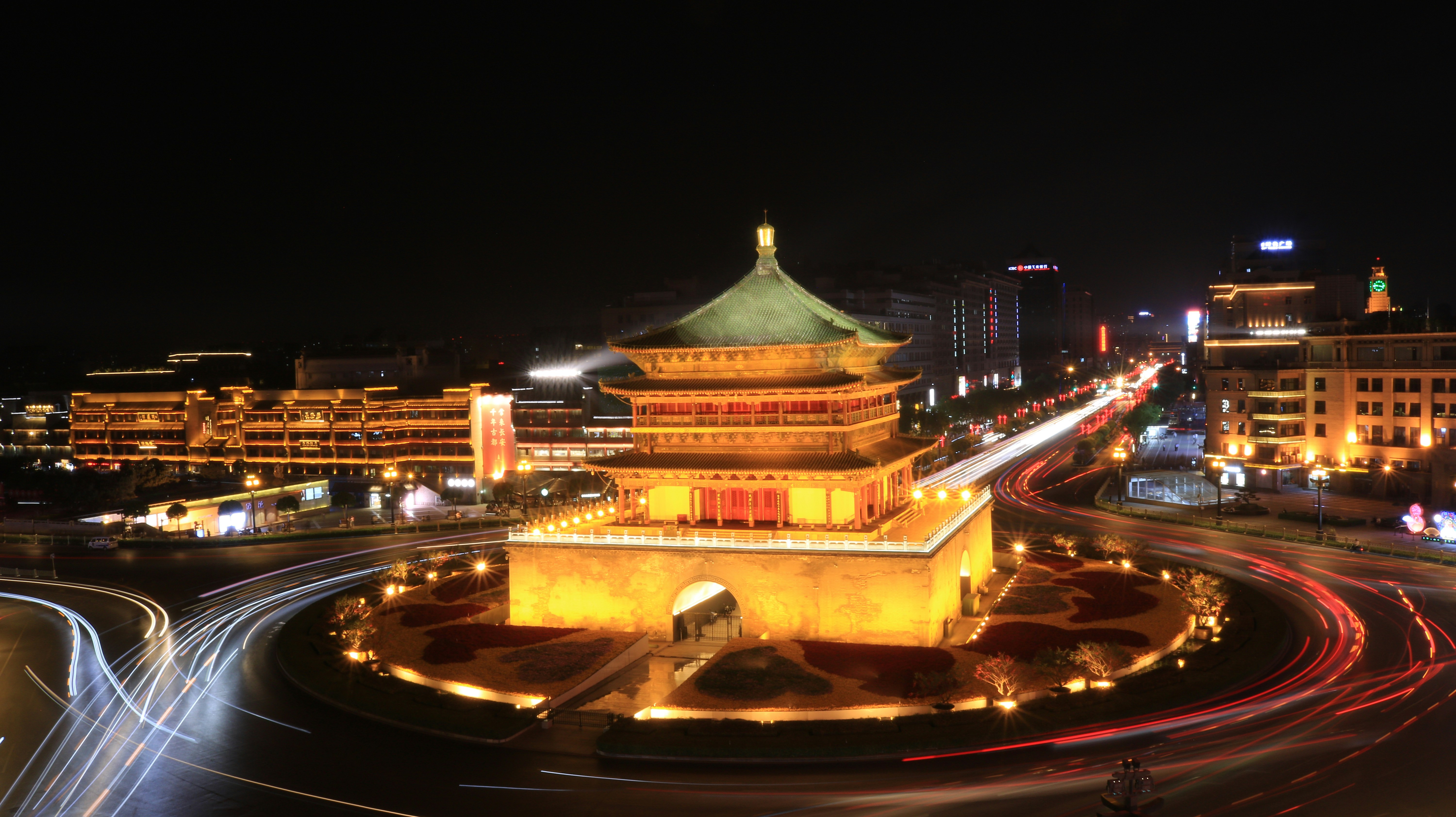 The Big Wild Goose Pagoda with the fountain square in front